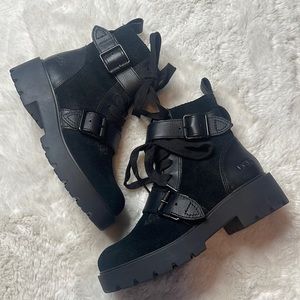 UGG Zorrah Black Boots - SIZE: 6